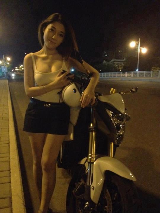来吧儿子妈妈是你的是什么歌